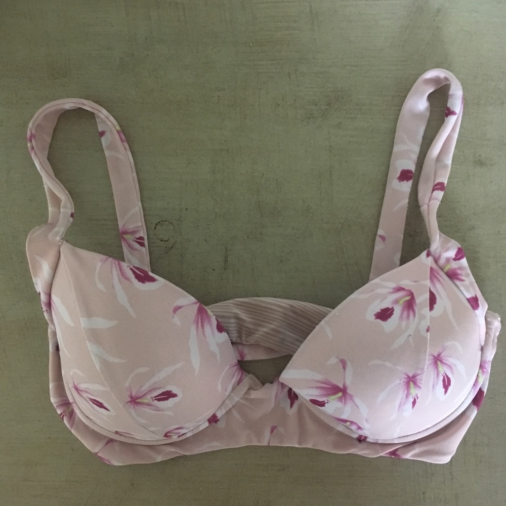 Acacia push up bikini top small